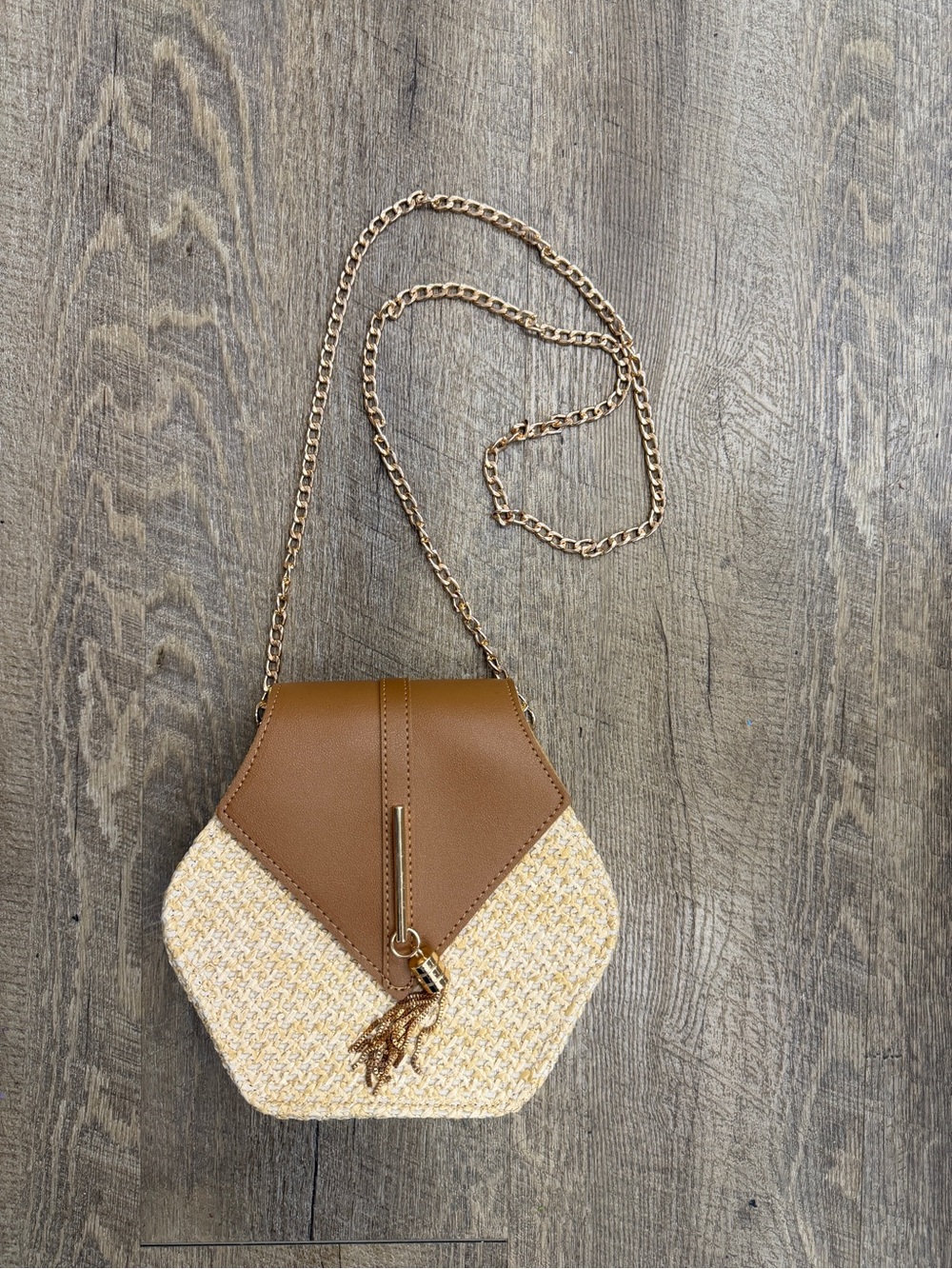 Women’s Tan & Cream Hexagon Crossbody Bag with Chain